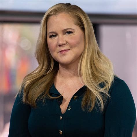 Amy Schumer Unveils Topless Selfie With “40 Extra Lbs”